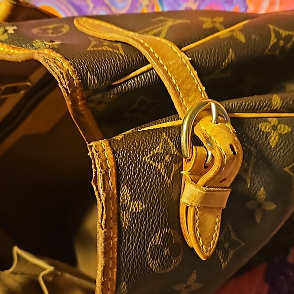 Make An Offer On This Louis Vuitton Monogram Canvas Batignolles! Authentic! - Picture 9 of 12